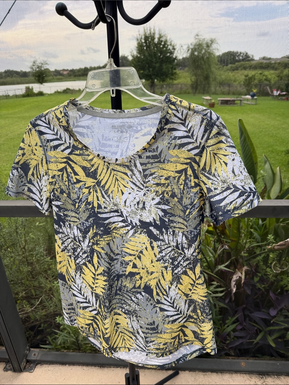 Reel Legends Yellow, Gray & White Leaf-Print Short Sleeve Tee
